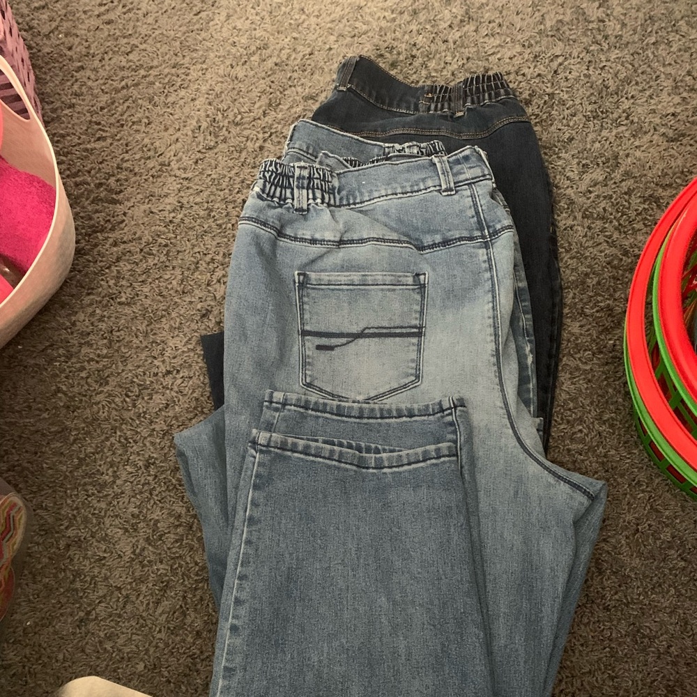 3 pairs is jeans. All size 20. All for $25.